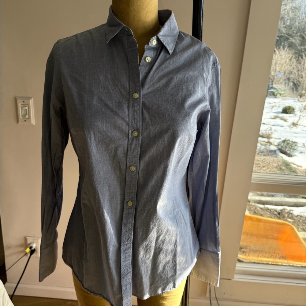 Women’s Banana Republic Blue Buttondown 6